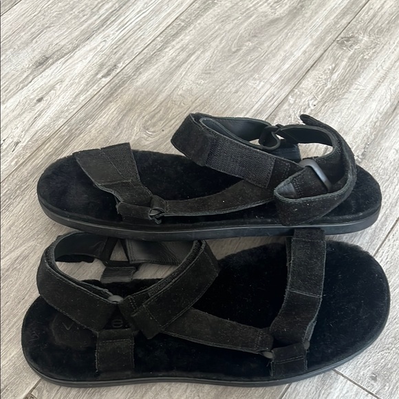 Vince Other - New!! Vince genuine shearling men's sandals